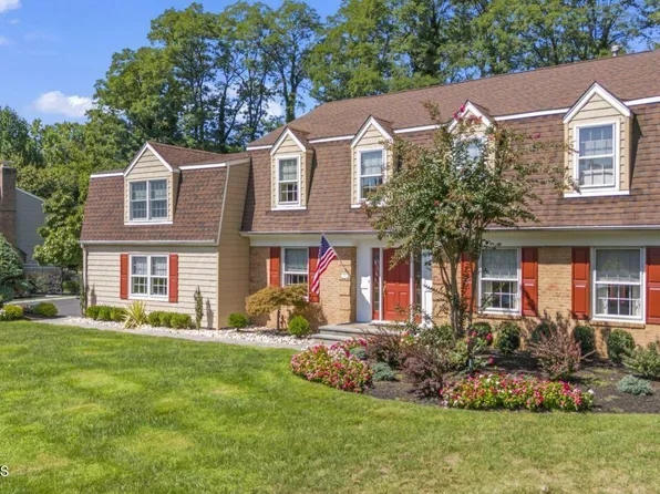 28 Packard Drive, Middletown, NJ 07748