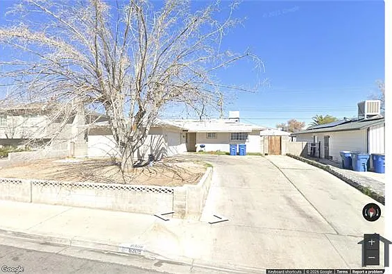 4 bed, 1380 sqft, $2,550 — Photo 1