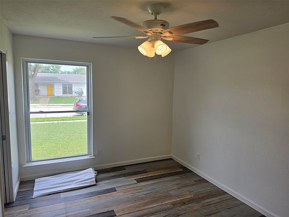 2nd image of 1628 Japonica Ln