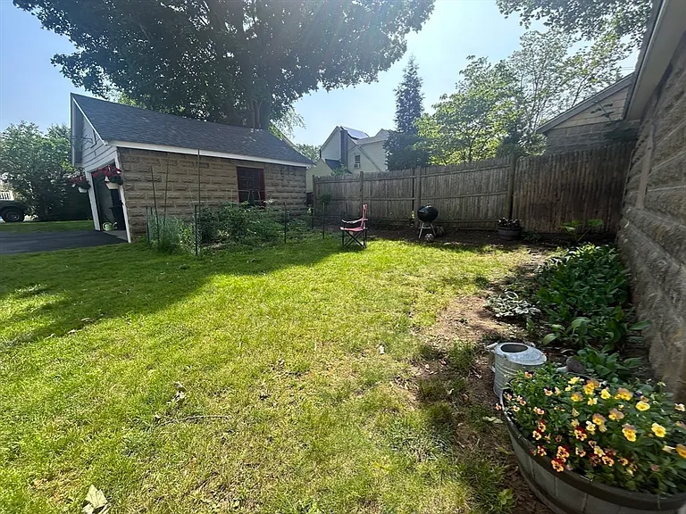 25 Alton St #25 — Photo 17