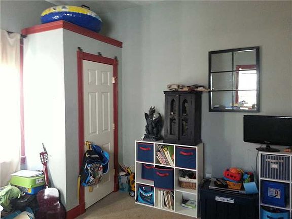 5th image of 1114 S Capitol Ave