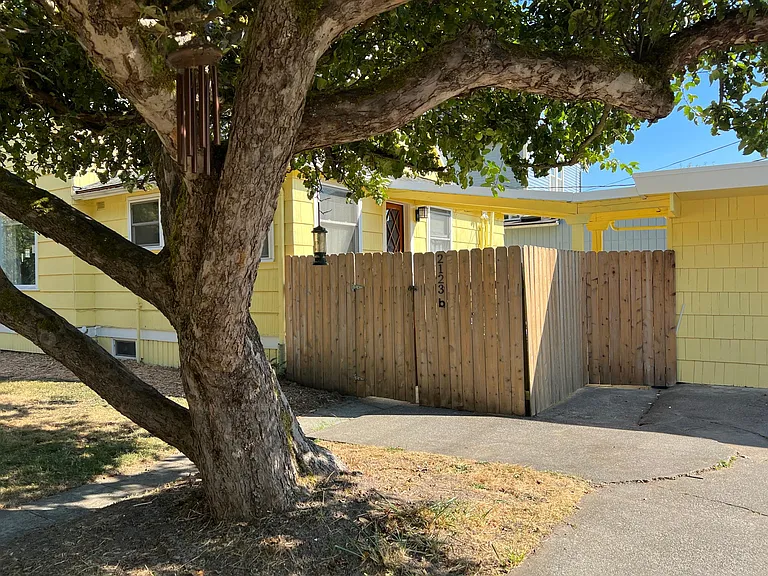 2123 Park St — Photo 44