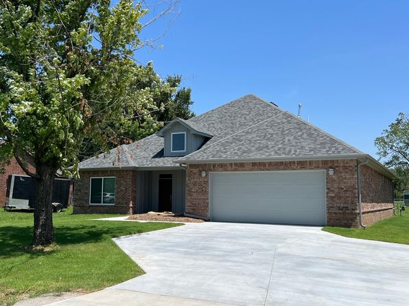1217 N 147th East Ave