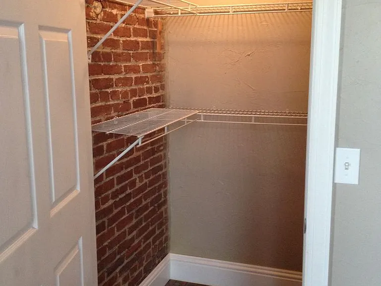 Monroe Street Suites — Photo 26