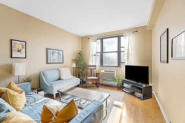 1st image of 50 E 129th St #C