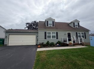 63 Beacon Hills Dr N, Penfield, NY 14526