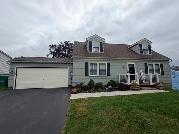 63 Beacon Hills Dr N, Penfield, NY 14526