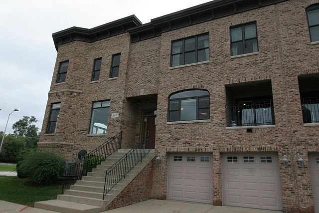 1st image of 862 N Illinois Ave