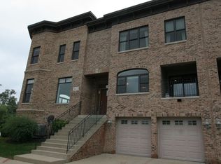 862 N Illinois Ave, Arlington Heights, IL 60004