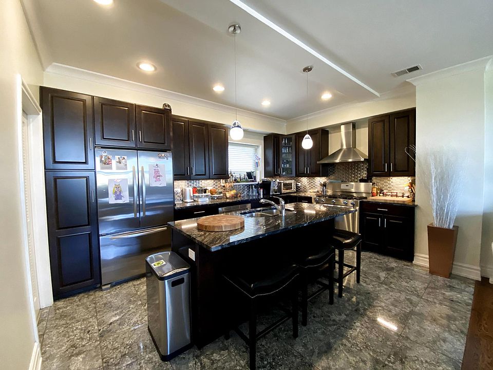 1st image of 1470 W Carmen Ave APT 502