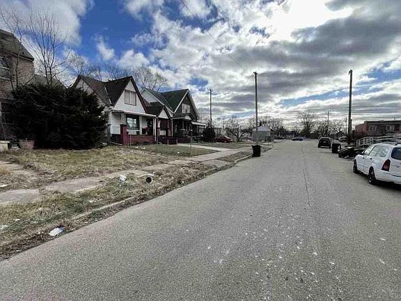4th image of 15360 Kentucky St