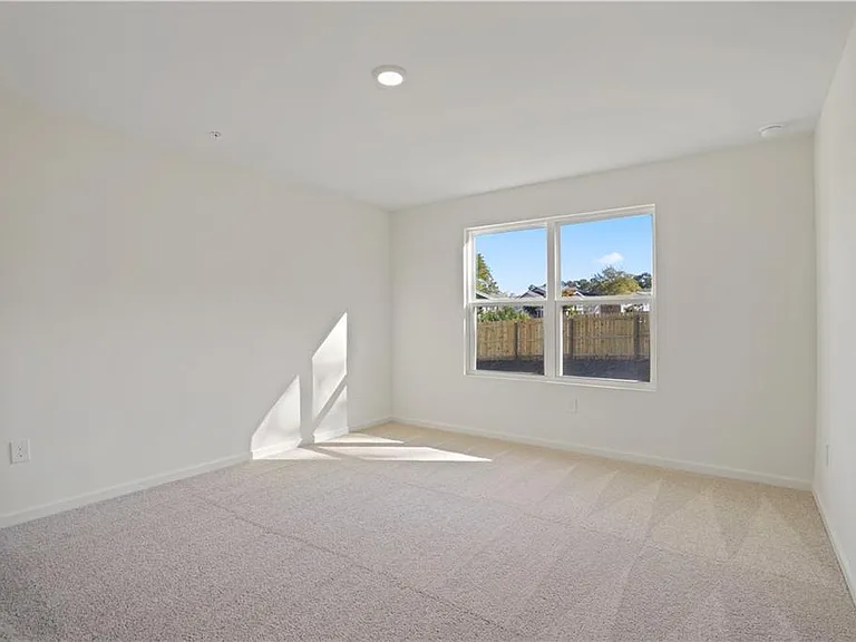 541 Magnolia Cir — Photo 10