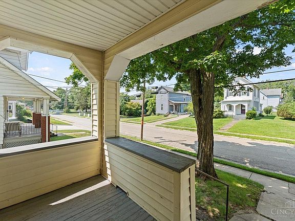 3rd image of 6820 Alpine Ave