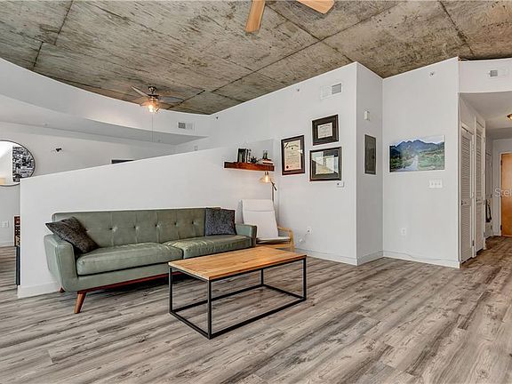 5th image of 155 Court Ave #1511