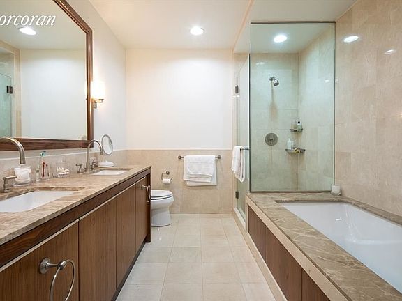 5th image of 1 Morton Sq APT 6BE