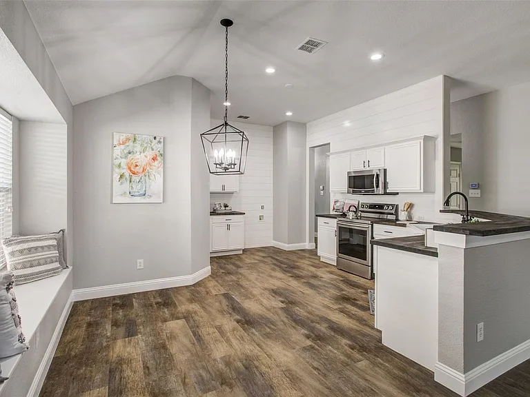 4852 Ambrosia Dr — Photo 5