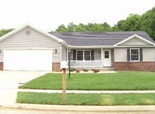 314 Stonewood Dr, East Peoria, IL 61611