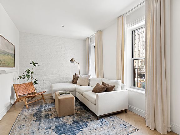 4th image of 261 W 22nd St #12A14