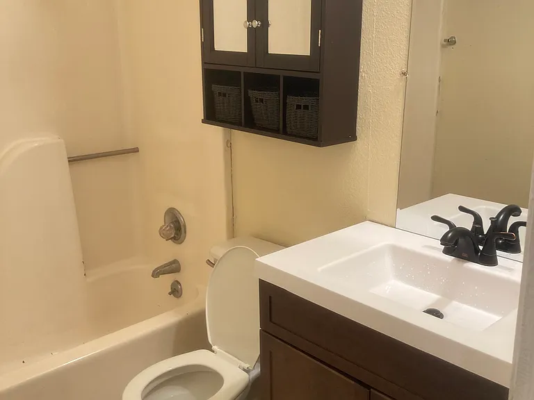 33 Rushwood St #33 — Photo 7