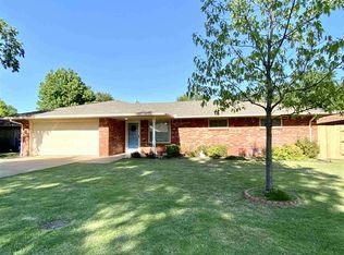 1111 Coventry Rd, Enid, OK 73703
