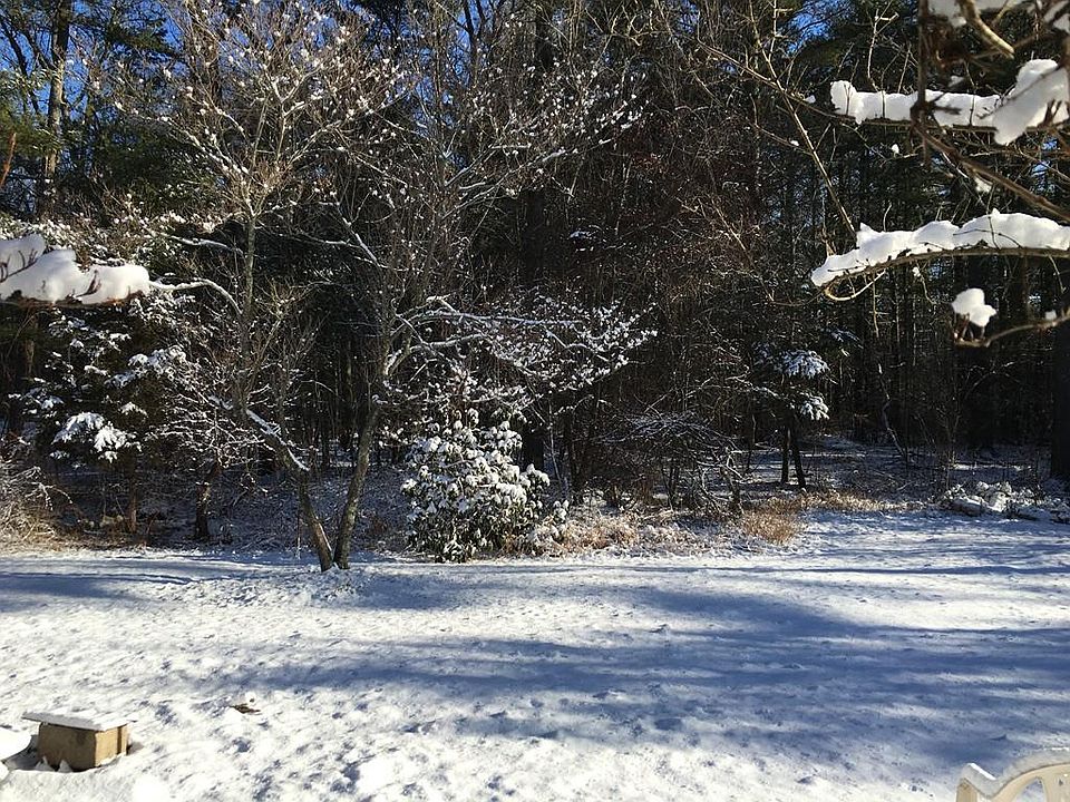 2nd image of 310 Bay Rd