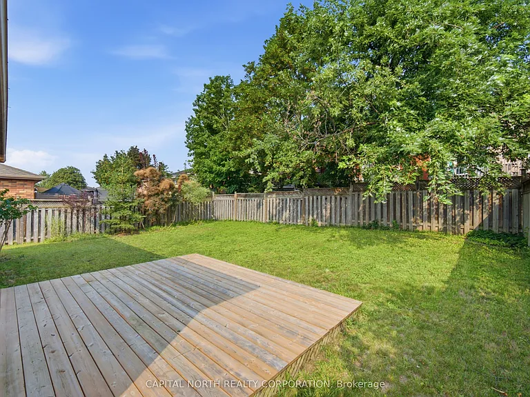 126 Marsellus Dr — Photo 35