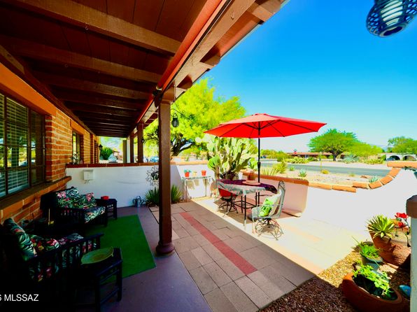 322 S La Canada Dr