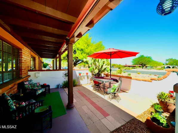 322 S La Canada Dr, Green Valley, AZ 85614