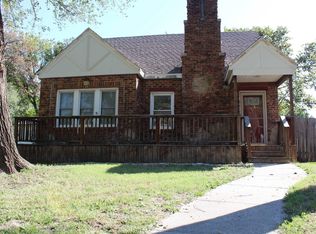 216 S Cottonwood St, Emporia, KS 66801