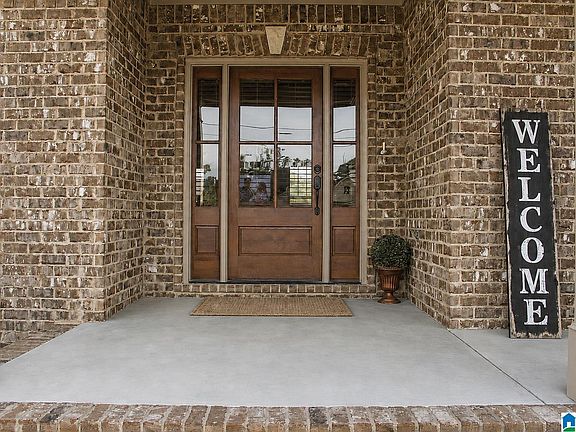 4th image of 135 Cottonwood Cir