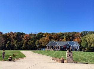 3 Executive Ct, Mattoon, IL 61938