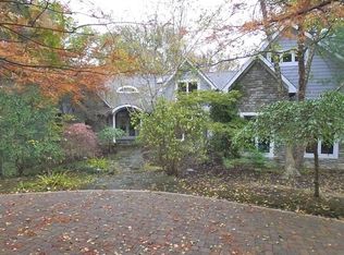 65 Easton Ln, Moreland Hills, OH 44022