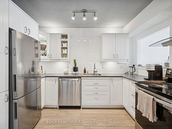 3rd image of 20 Speers Rd #103