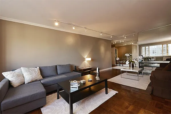 Sold by R New York | media 1