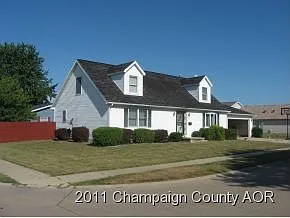 1101 Cambridge Dr photo 1