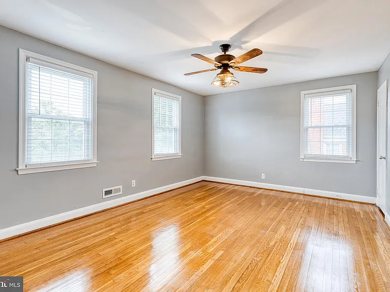 1517 Dellsway Rd — Photo 16