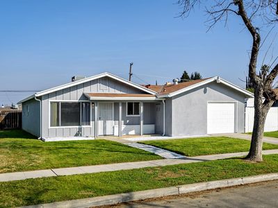 2424 W Holland Ave, Fresno, CA, 93705