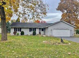 165 S Fox Run Ln, Byron, IL 61010