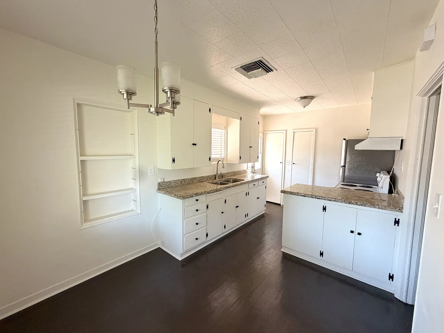 2 bed, 850 sqft, $1,745 — Photo 4