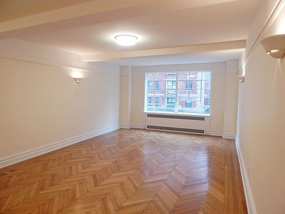 4th image of 5 W 86th St APT 12E