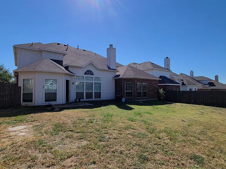 5400 Meadow Valley Dr — Photo 32