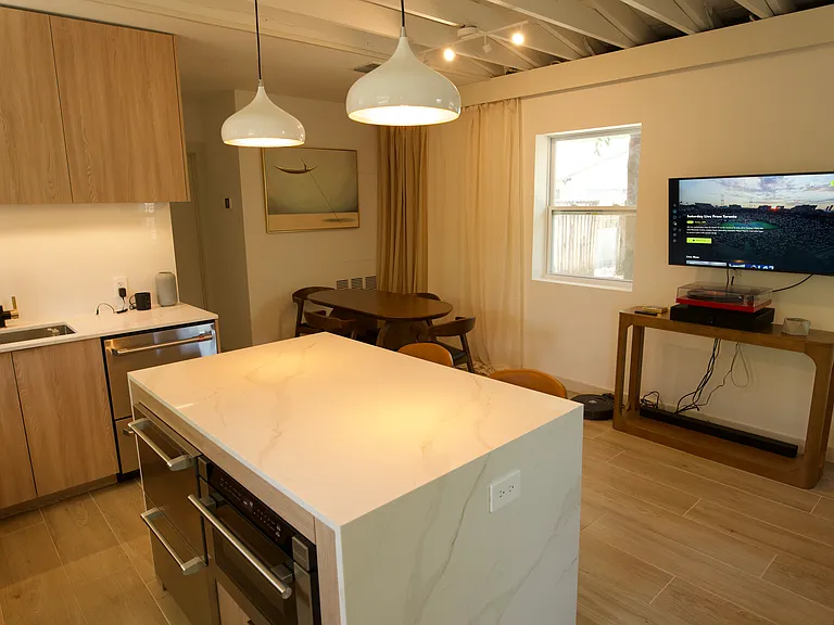 1413 SW 4th Ave — Photo 4