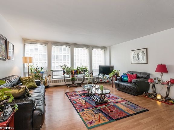 2nd image of 1450 E 55th Pl APT 617S