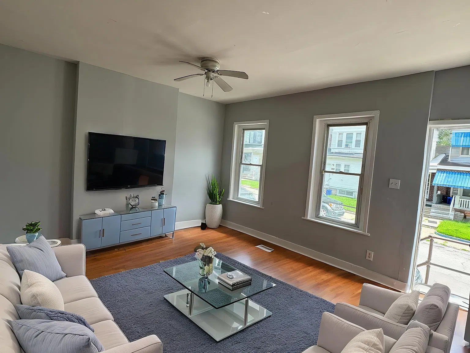 2 bed, 900 sqft, $1,350 — Photo 1