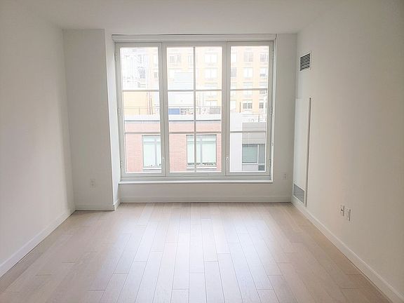 5th image of 535 W 43rd St APT N10o