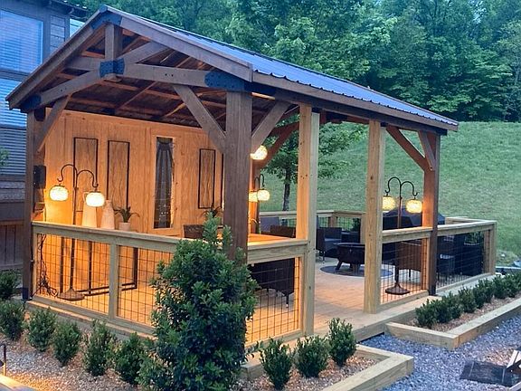 2nd image of 55 Mountain Rd