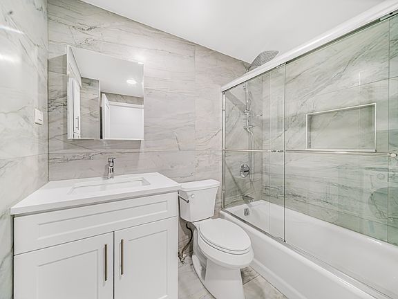 5th image of 106 Central Park S APT 12L