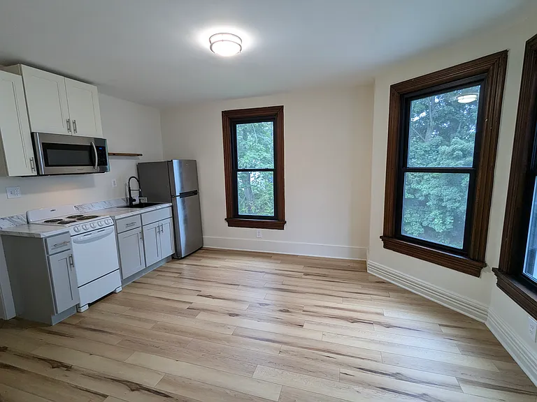 246 Washington Ave #2 — Photo 3