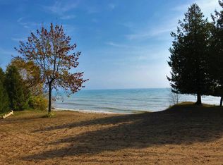 E7383 Washington Rd, Algoma, WI 54201