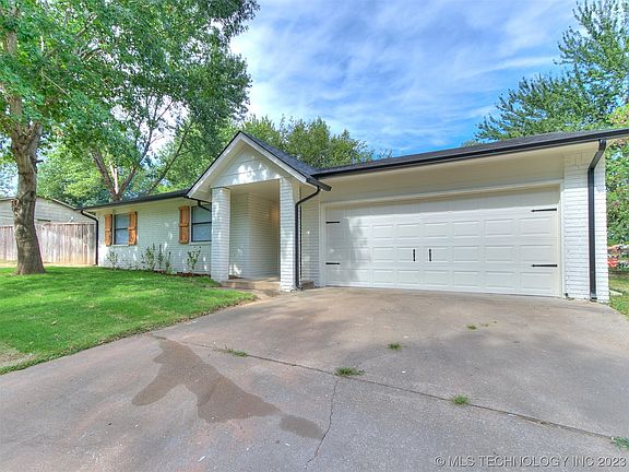 2nd image of 13496 S Hickory Pl